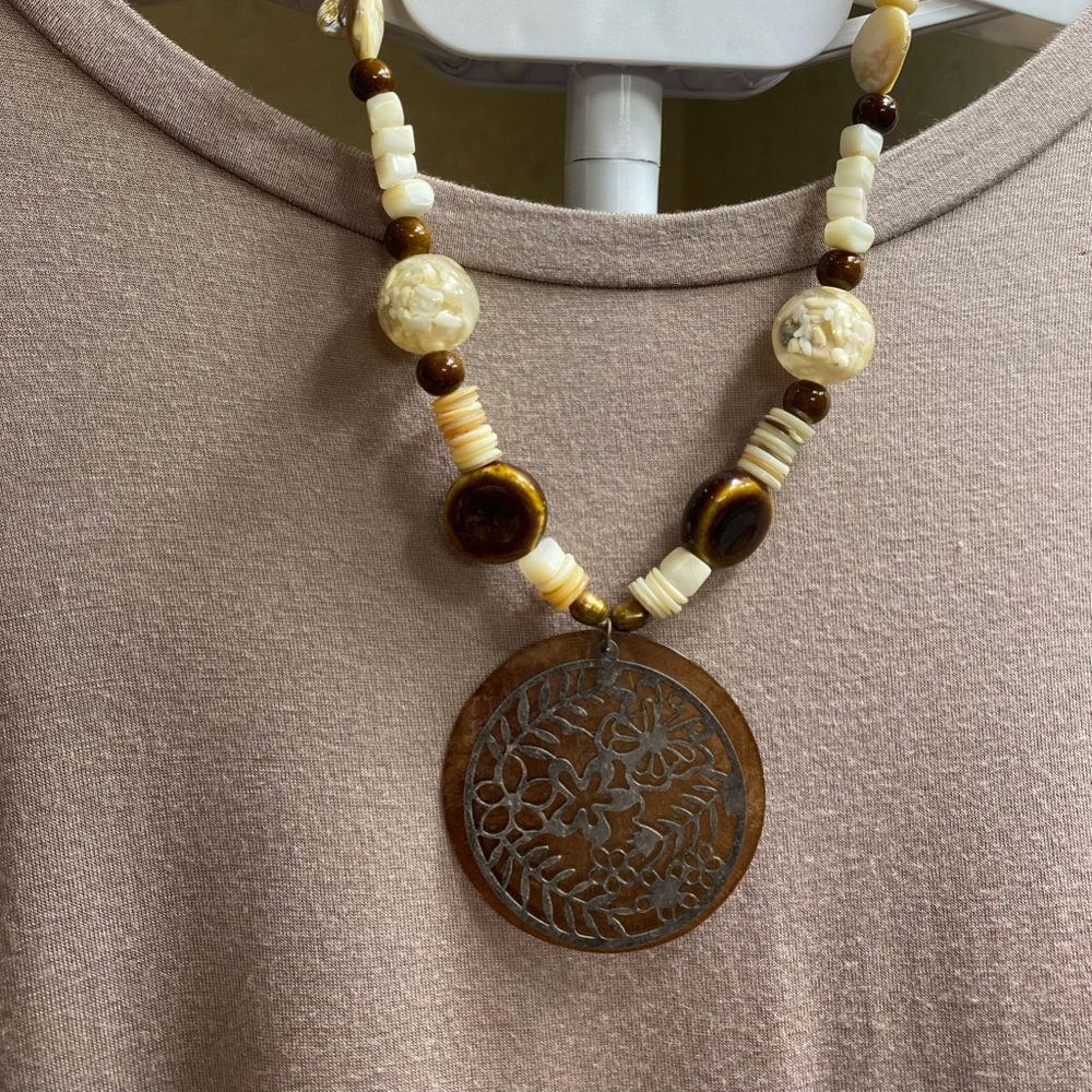 Handmade necklace - Picture 2 of 3